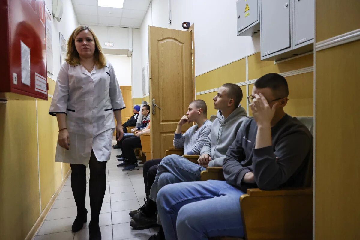    Первые 50 нижегородских призывников отправились на службу в армию