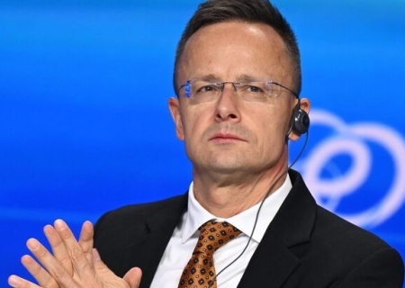    "Поездка в Россию — это неправильный сигнал". Еврокомиссия осудила визит Сийярто в Москву