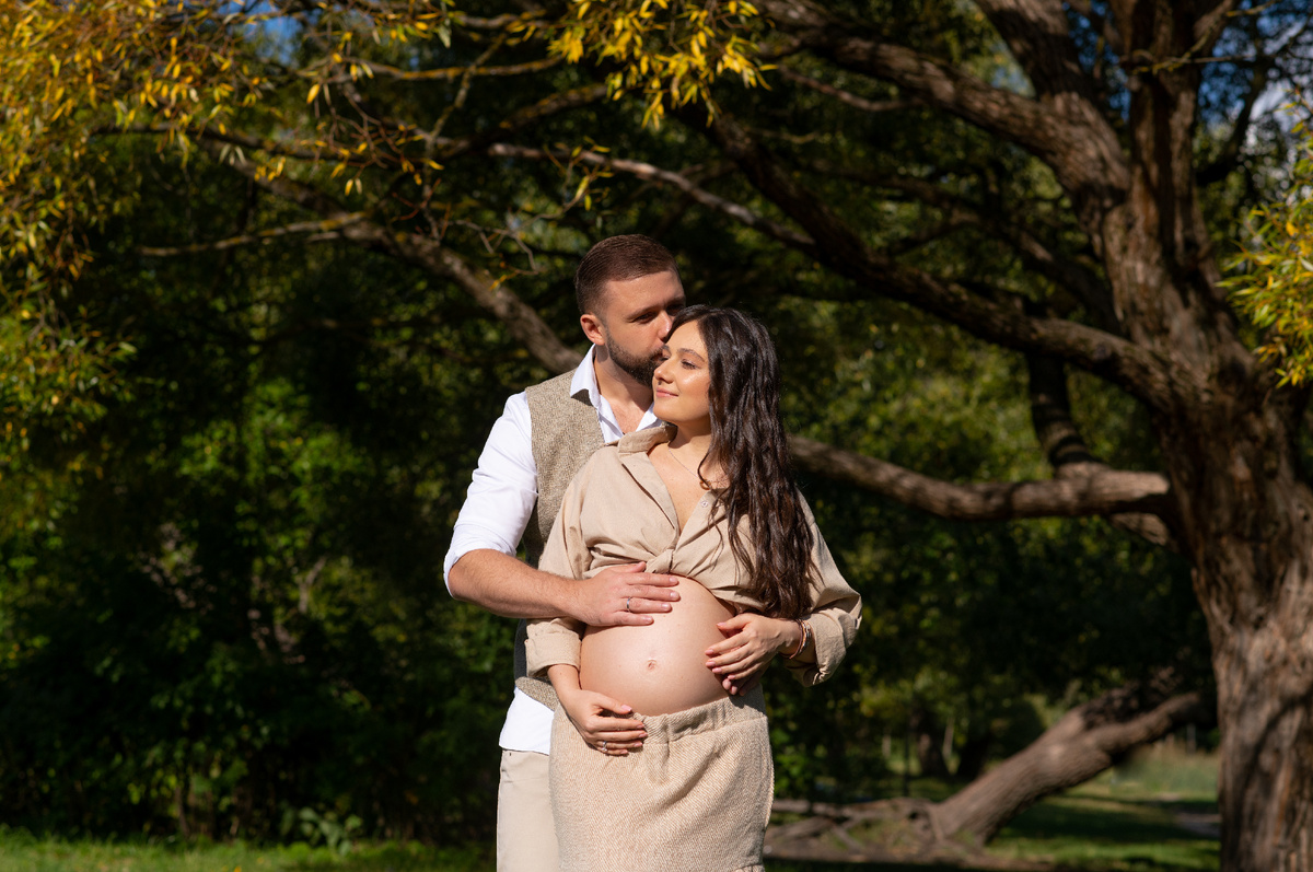 фотосессия беременности осенью на природе