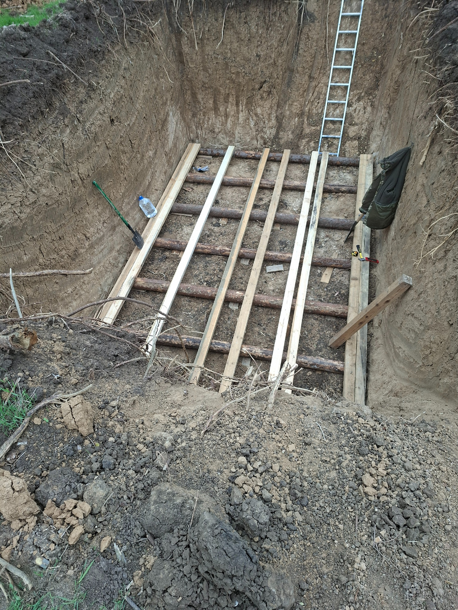 Мы снова  роем себе новый дом.