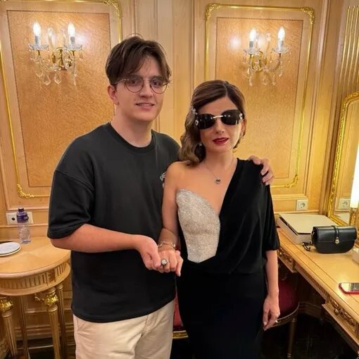    Диана Гурцкая с сыном. Фото: СтарХит