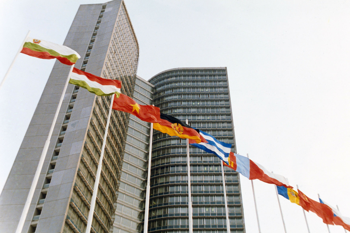    Здание СЭВ, 1985 год