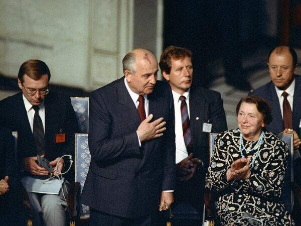 Володин: СССР распался не в 1991-м, а когда Горбачев получил "нобелевку"