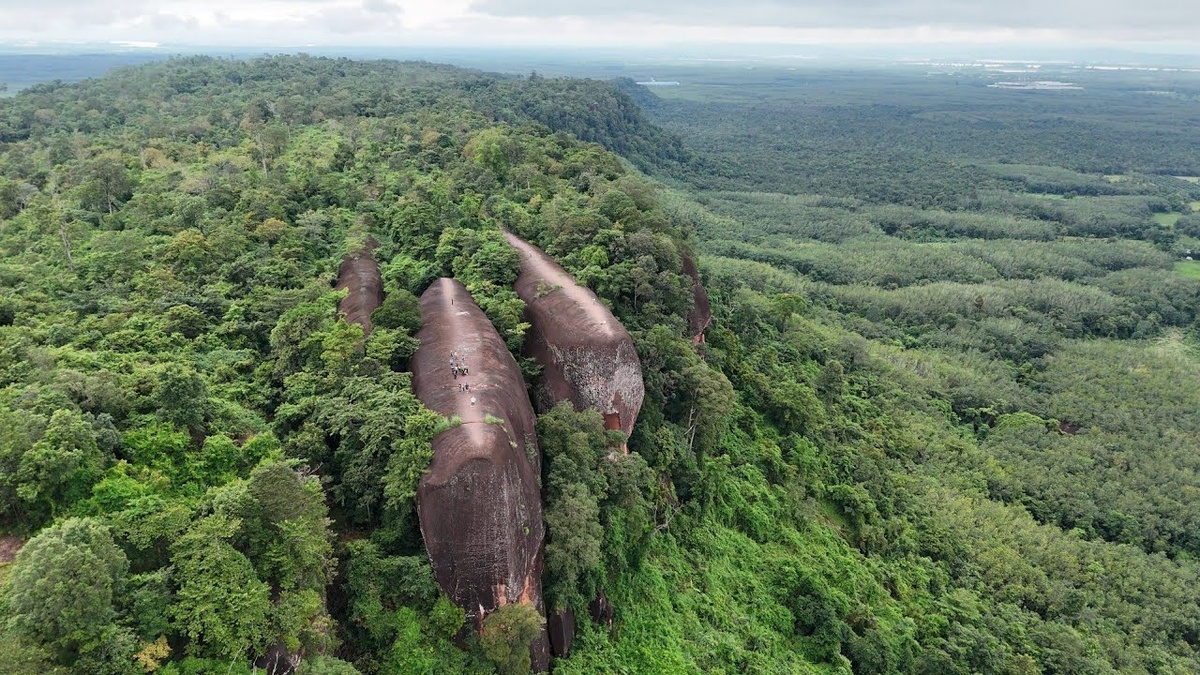 Природные чудеса мира. Три каменных кита Таиланда.