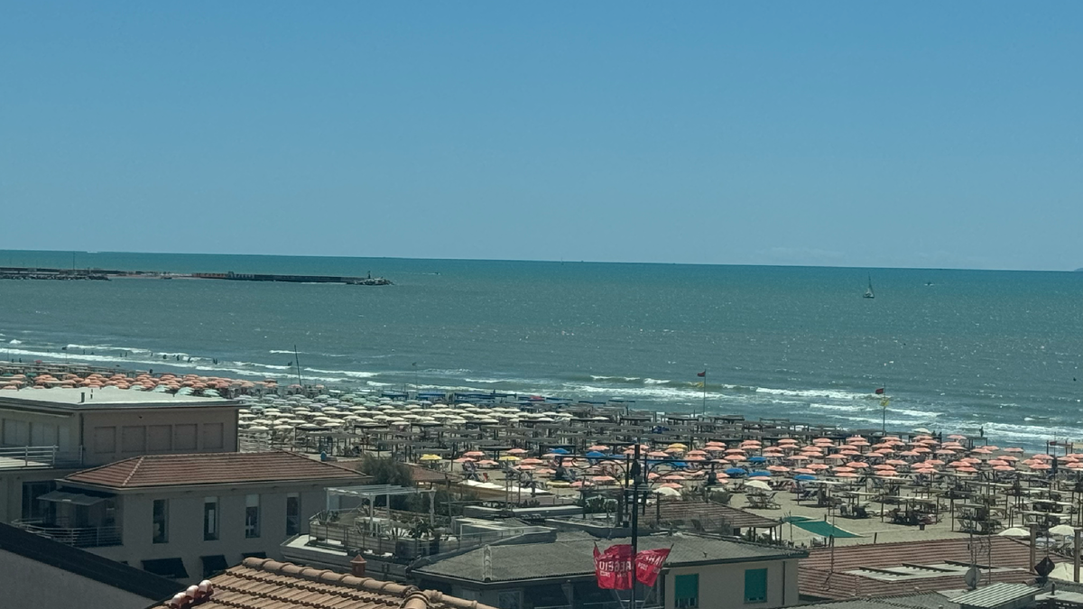 пляж в Виареджио