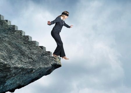    Безумие на грани войны. В Европе видны все признаки готовности к последнему шагу