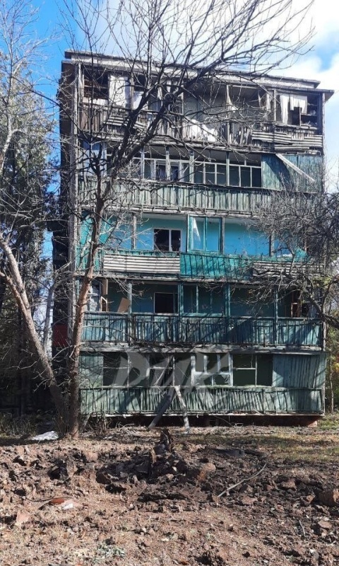    Украинские войска ведут обстрелы ДНР, Белгородской, Курской, Херсонской и Запорожской области. Обзор ситуации в прифронтовых регионах России на вечер 15 октября