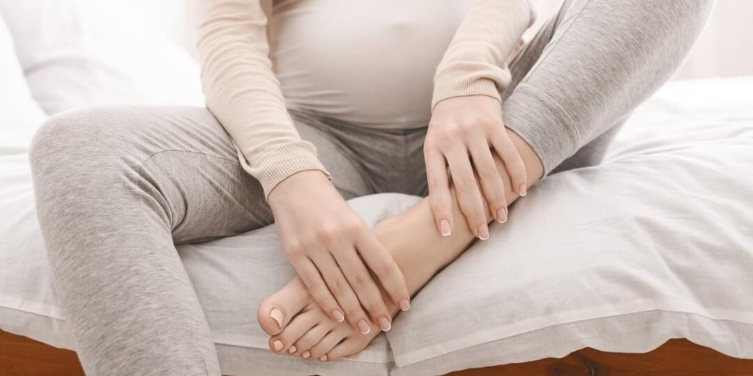 Уход за ногами во время беременности: советы подолога с 15-летним стажем будущим мамам