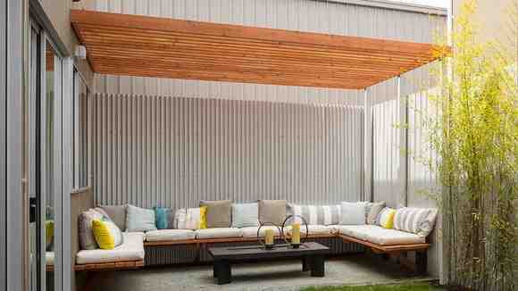 Часть пространства "зеленой комнаты" можно затенить. Затенение создат дополнительный уют и пространственную глубину