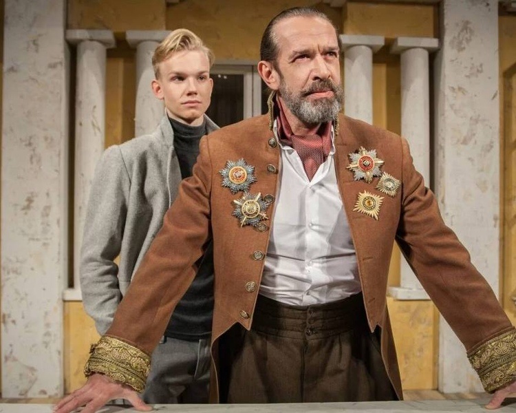     В Курске появятся дополнительные билеты на спектакль «Ревизор»