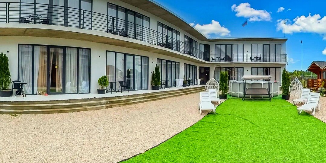 Отель в Абхазии у моря с питанием и бассейном все включено all inclusiv цены 2026 Sandro & Milanii