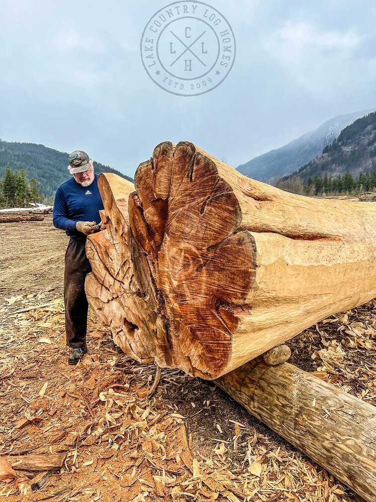 Источник изображения - https://www.lakecountrylog.com/wp-content/uploads/Lake-Country-Log-Homes-Western-Red-Cedar-Character-Log-01-26-24-02.jpg