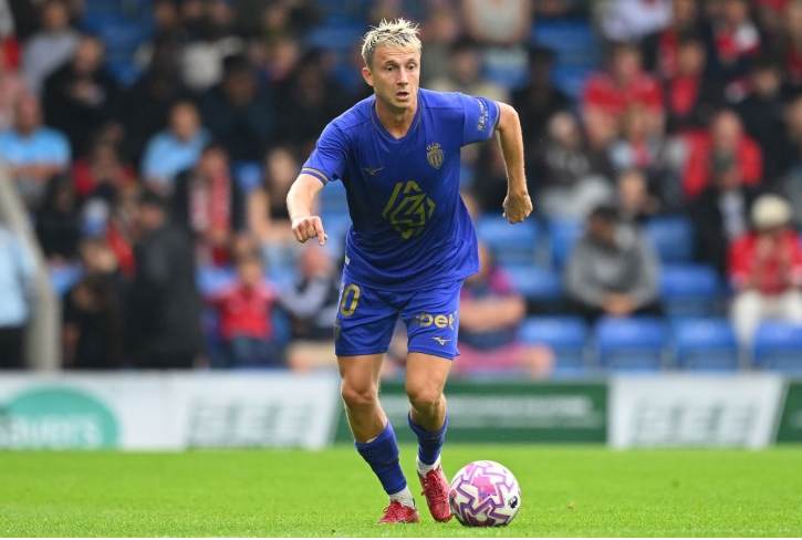 Российский полузащитник «Монако» Александр Головин вернулся в общую группу после травмы, сообщает пресс-служба клуба в социальной сети Х. Футболист участвовал в первой тренировке под руководством нового главного тренера монегасков Себастьена Поконьоли.