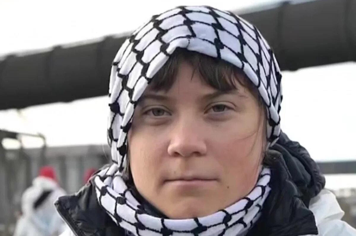    Тунберг пожаловалась на избиения и издевательства израильских охранников