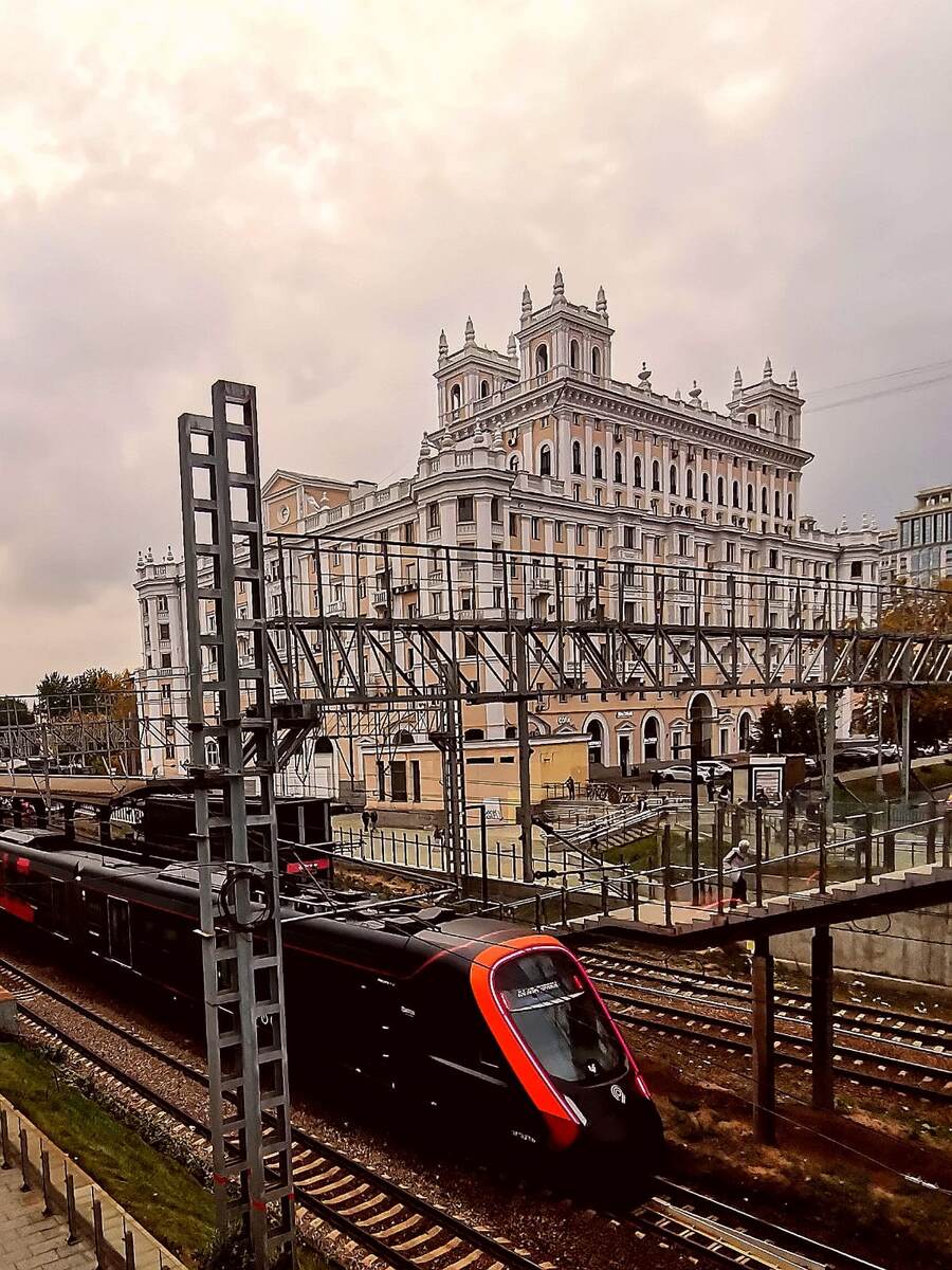 Чёрная Мамба. Такое название дали 100 электропоезду, курсирующему по МЦД--4.