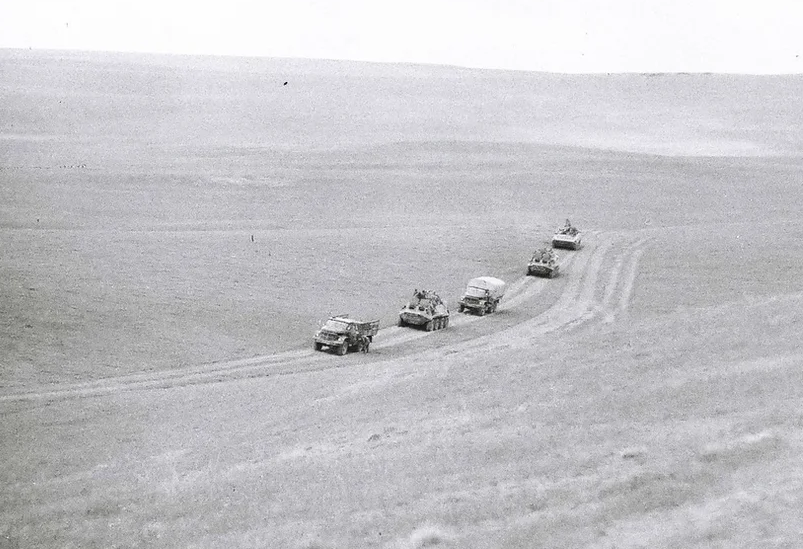 На фото видны три дороги - мы так ездили,  чтоб не подрываться топтали новую колею каждый раз.