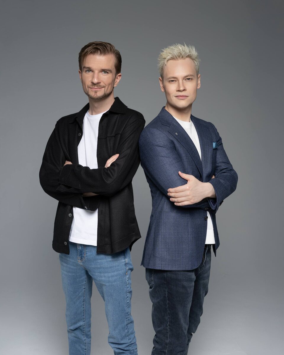 Продюсер и его подопечный. Из  интернета 