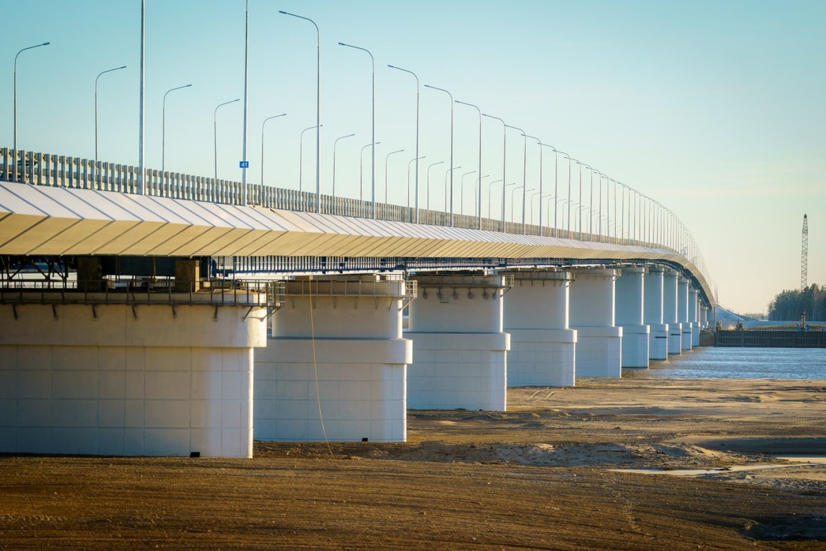    Уральский полпред Артём Жога поблагодарил строителей моста «Звезда Оби»