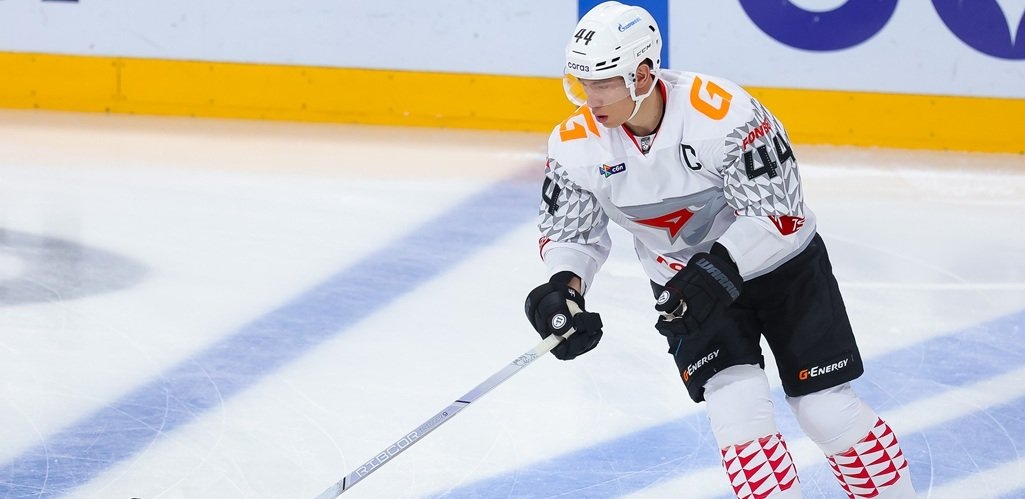    Дамир Шарипзянов — лидер рейтинга игроков КХЛ сезона 2025/2026 (источник изображения) News Express Team