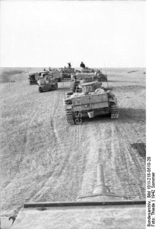 Далеко-далеко от дома — в конце чрезвычайно растянутой линии снабжения. (Немецкие войска на Южном фронте, лето 1942 года)