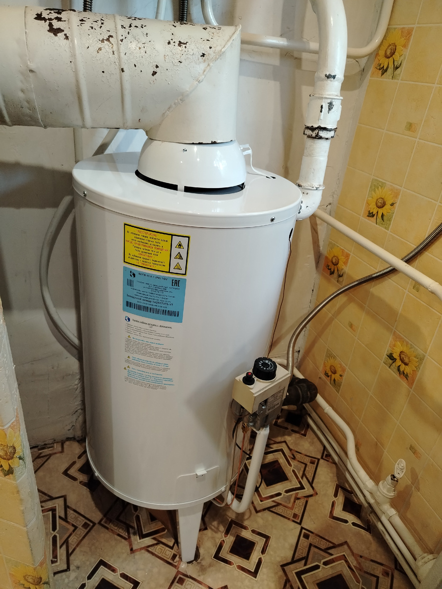 Решили красить летом трубы сейчас холодно и дышать краской не хочется. 