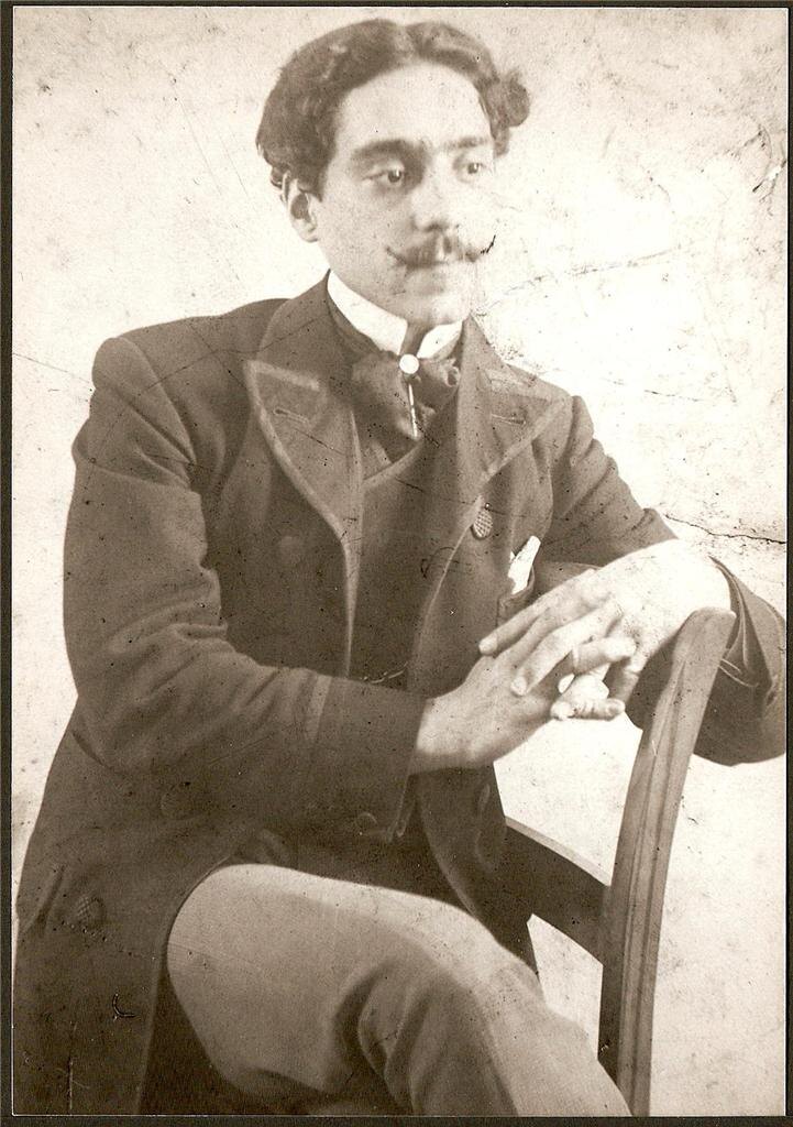 Жозе Симоиш ди Алмейда (взято тут: https://en.wikipedia.org/wiki/José_Simões_de_Almeida?ysclid=mirrp98xrh657805379#/media/File:Simões_de_Almeida_(sobrinho)_(4441217488).jpg).