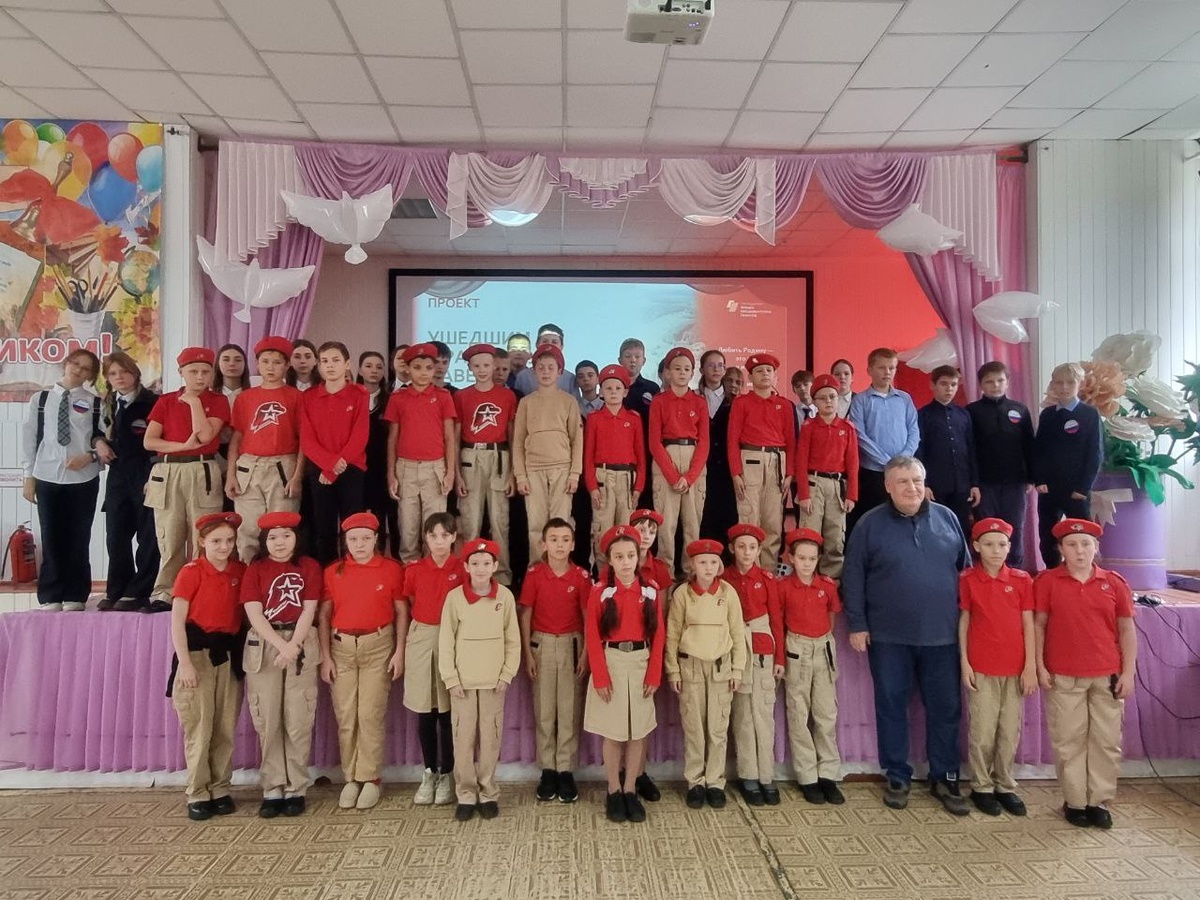 Участники презентации проекта "Ушедшим в разведку навечно" в Неманском муниципалитете.