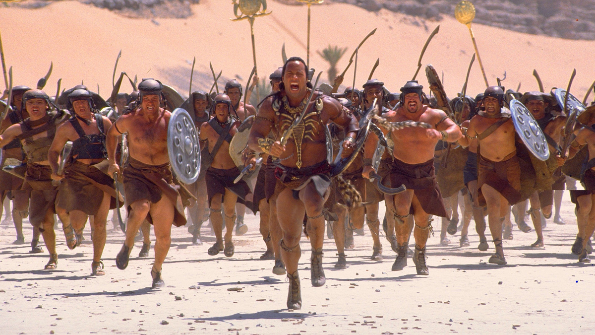 Бывалому рестлеру Дуэйну Джонсону не привыкать бежать так на противника...