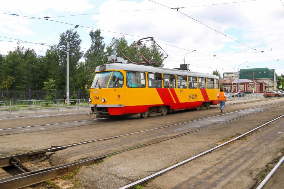    Трамвай. Трамвайное кольцо. Источник: Виталий Барабаш