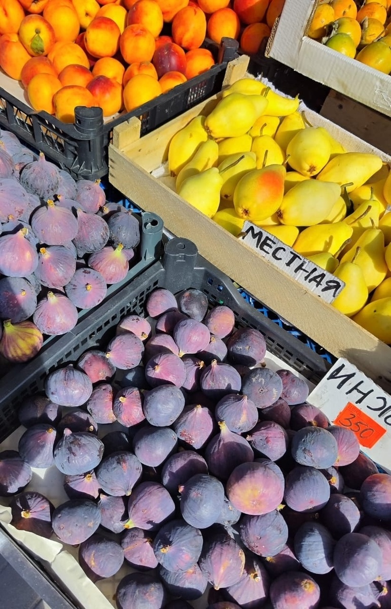    Это самый вредный фрукт в магазине, перестаньте травить свой организм. Почему нельзя брать?