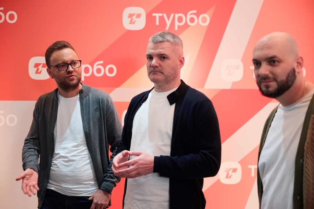    Участники "облачного" рынка готовы вкладывать миллиарды рублей в развитие на фоне растущего на 30% рынка. На фото в центре - генеральный директор "Турбо Облака" Александр Обухов.   
 Фото предоставлено пресс-службой компании «Турбо облако». Автор: Александр Кулага