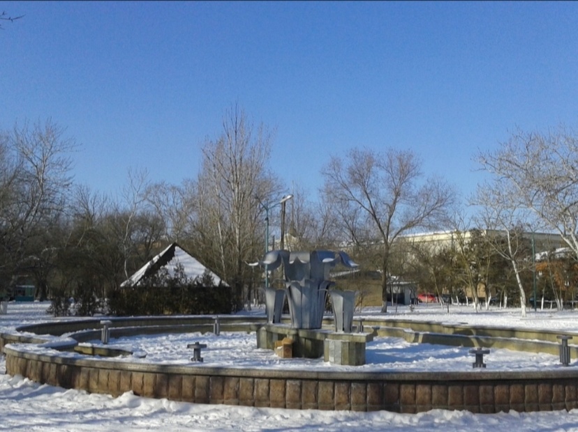 Кизляр: фонтан в парке, зима (фото из свободного доступа в интернете)