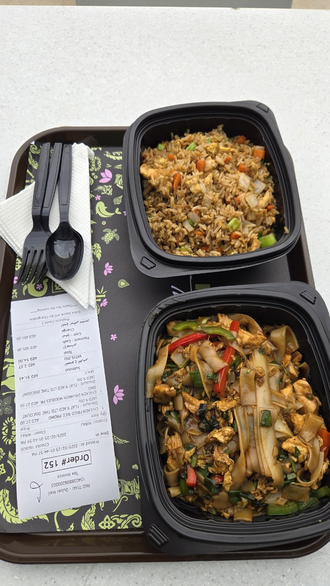 Нормальная человеческая еда на фудкорте в Дубай молл