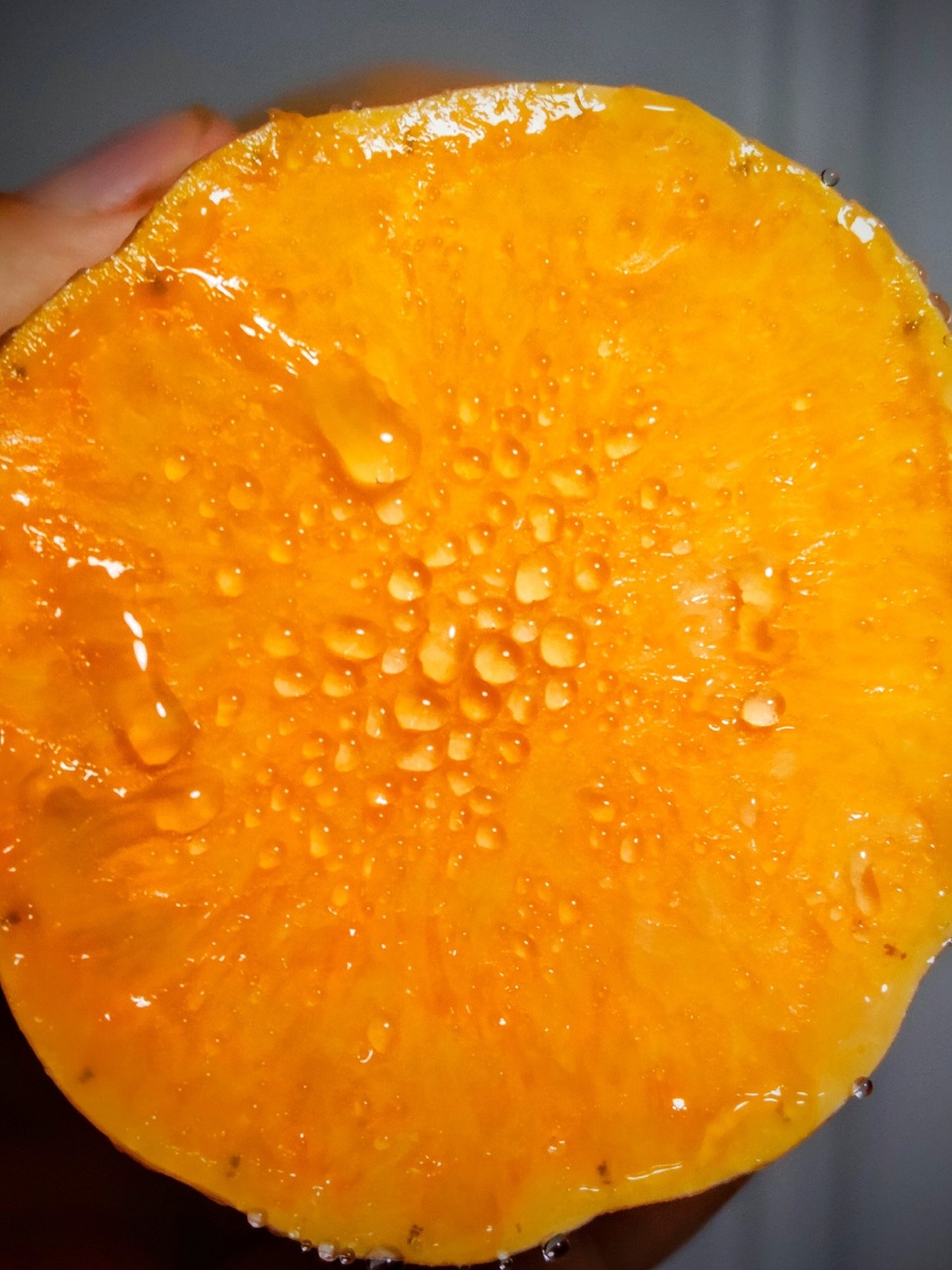 Тыква и особенно ее семена содержат множество незаменимых аминокислот, в том числе триптофан, лейцин, изолейцин и валин.