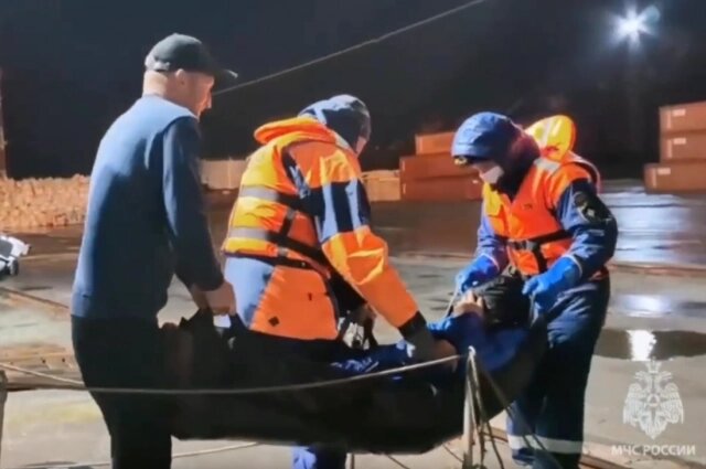    «Бог спас! Я водичку собирал дождевую, - рассказал выживший». Фото: Скриншот из видео