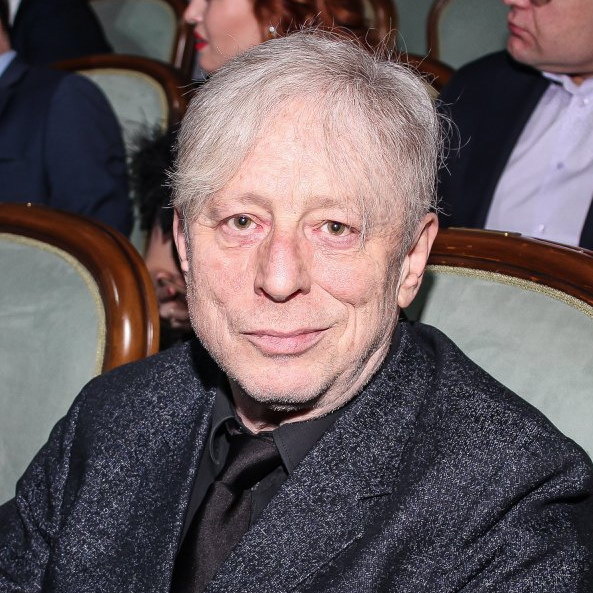     Сегодня 70 лет Леониду Десятникову