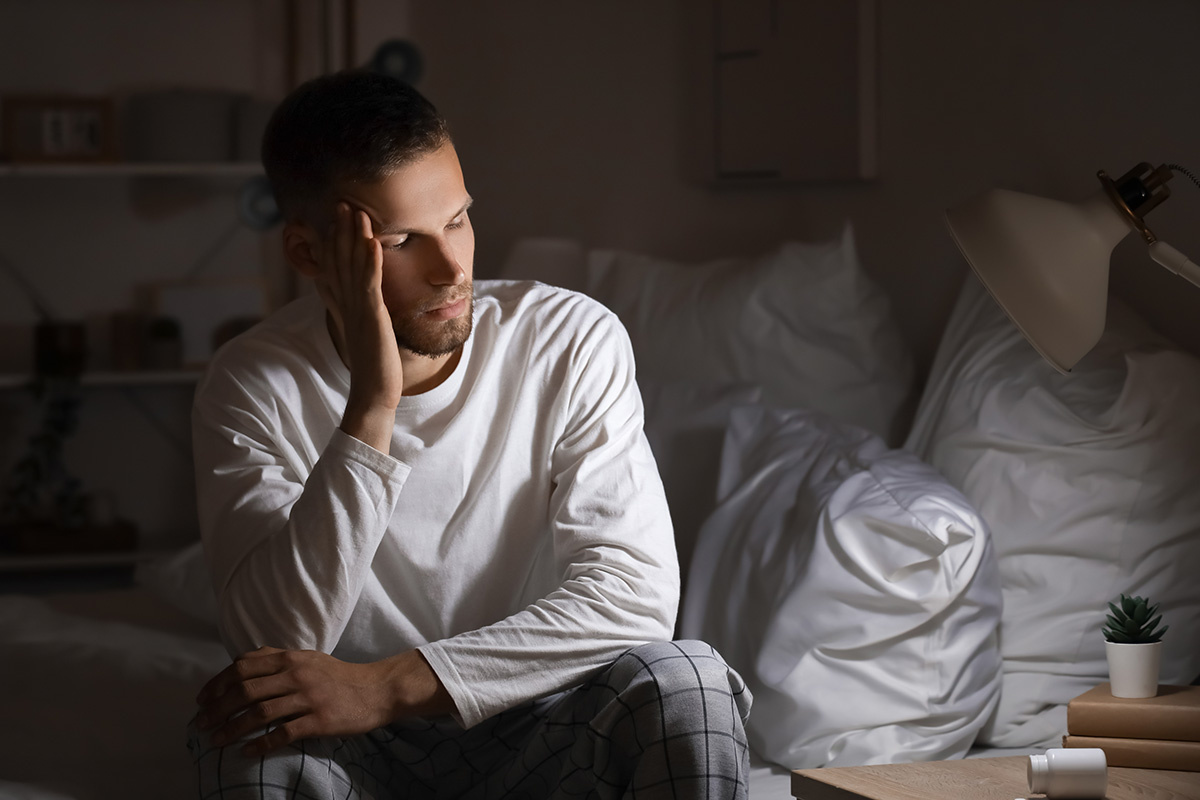 Pixel-Shot / Shutterstock / FOTODOM📷Врачи делят бессонницу на острую —до трех месяцев и хроническую — более трех месяцев