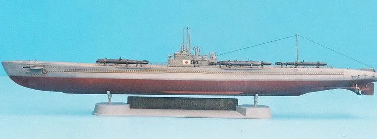 Модель субмарины Японского императорского флота «I-58» переоборудованная в носитель кайтенов (человеко-торпед) от фирмы TRUMPETER. Автор постройки неизвестен. Фотография модели из открытых источников в интернете.