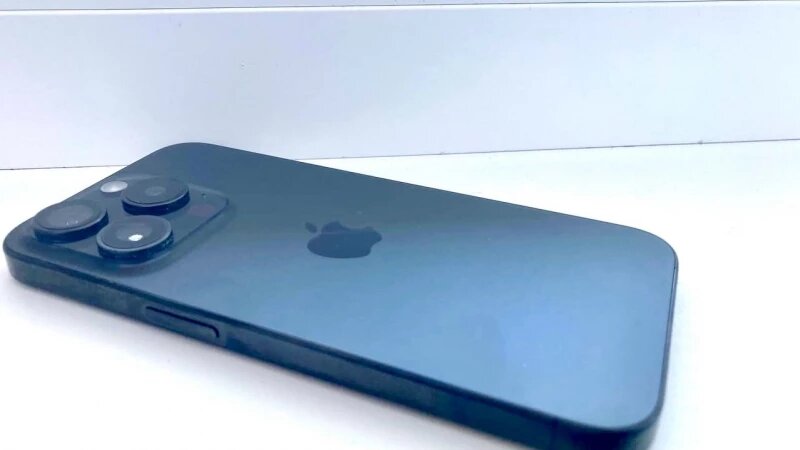     Телефон. Дарья Дергачева