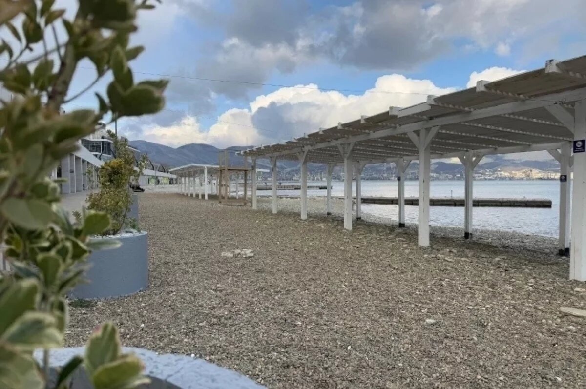    В Новороссийске начали обустраивать четыре зимних пляжа