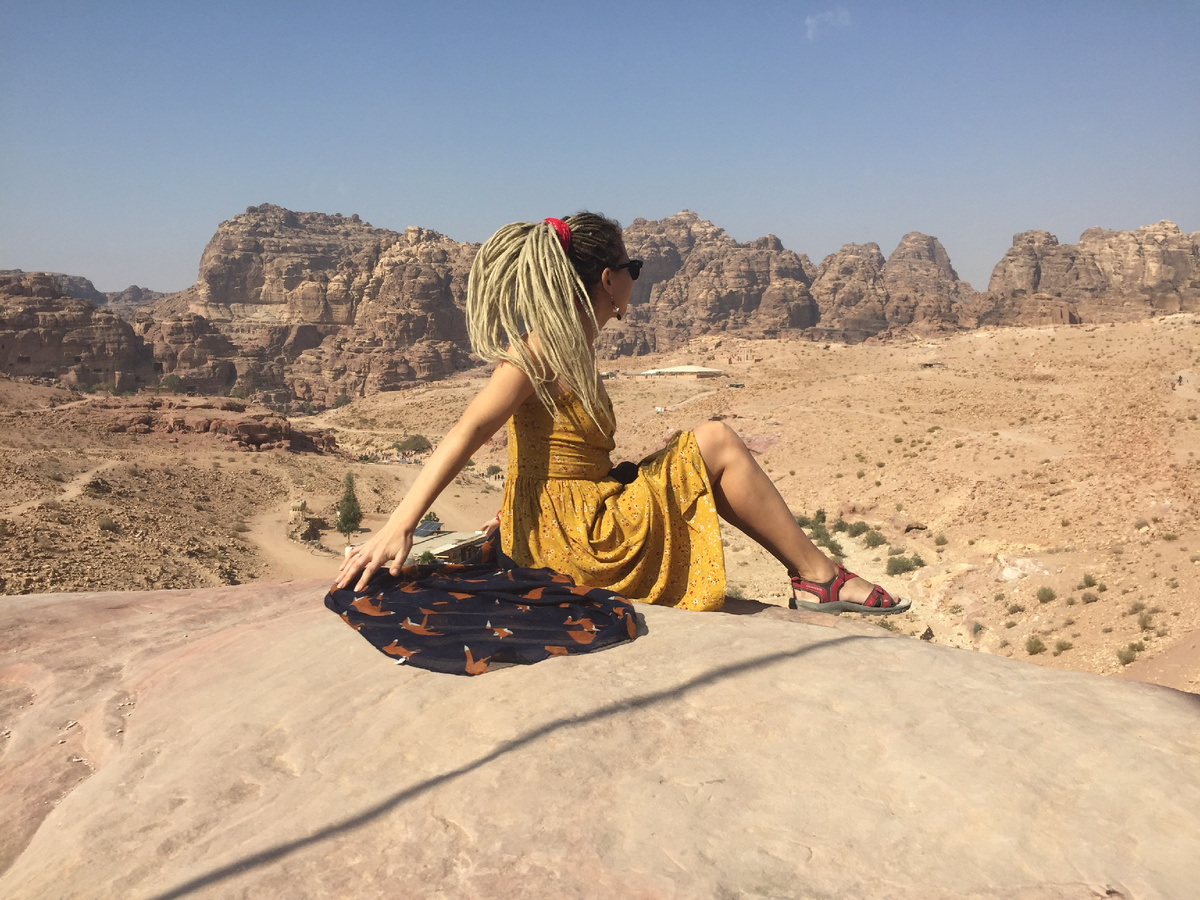 Вид на долину Арава рядом с древним городом Петра, Иордания, ноябрь, 2019