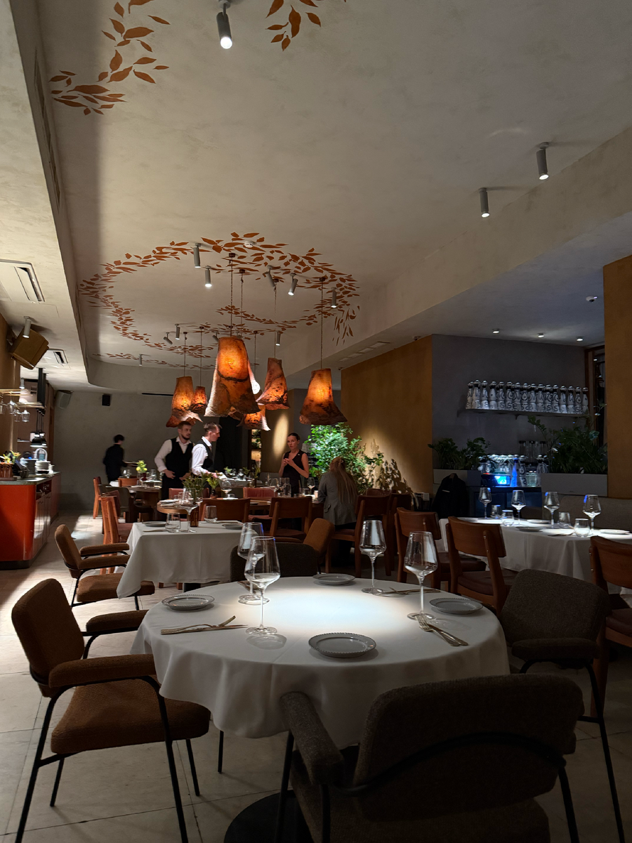 Второй зал, более камерный