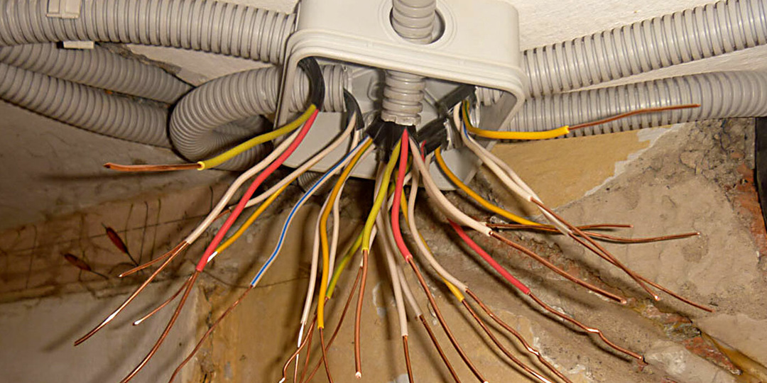 Распредкоробка - не место для экспериментов: как правильно соединить провода, чтобы не плавилась изоляция