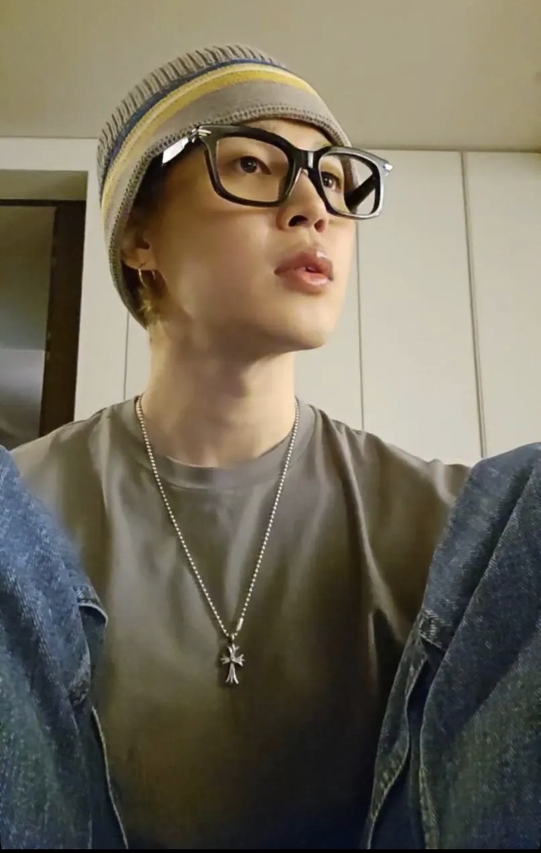 Без поддержки кресла! 