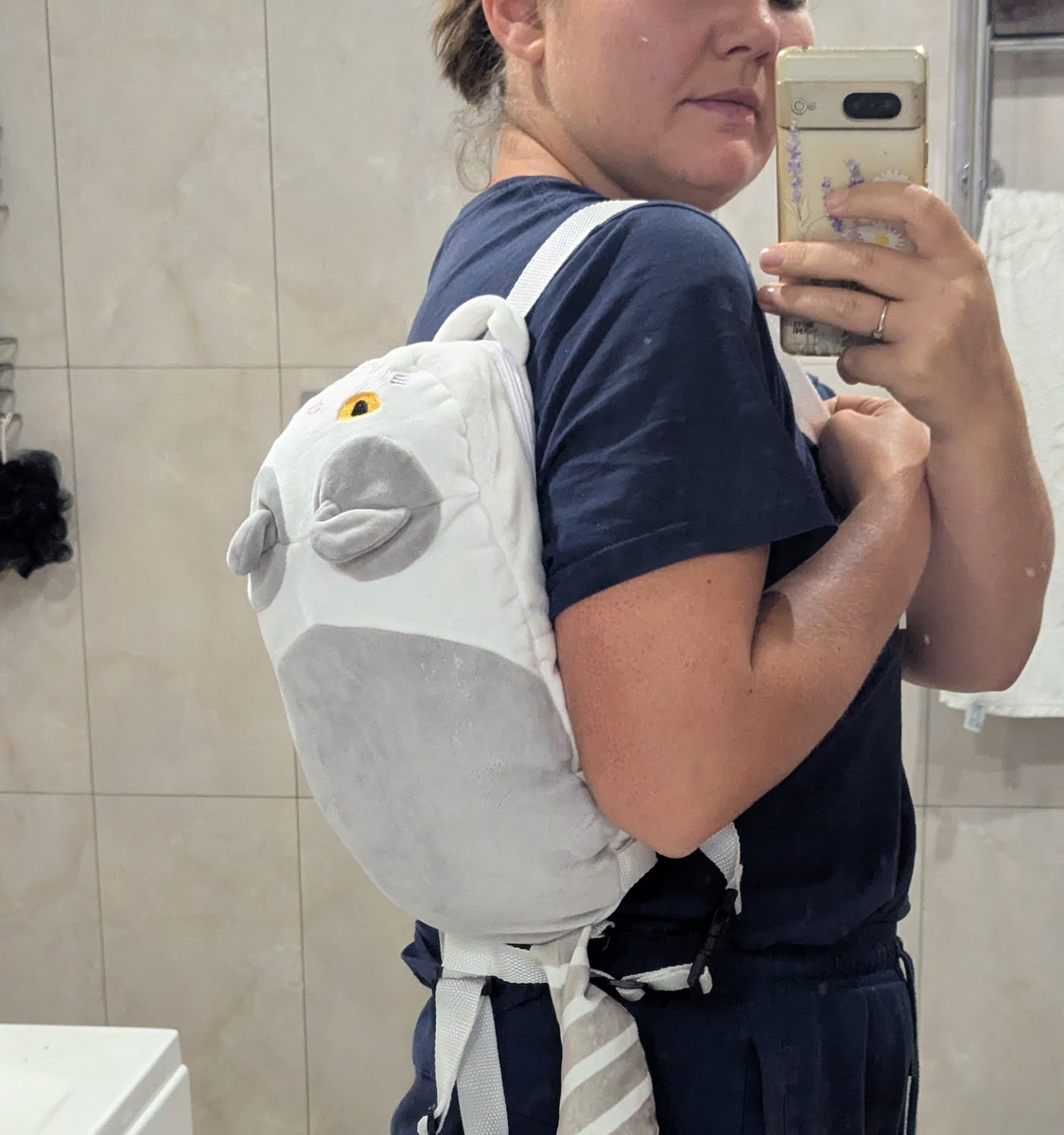 Я, кстати, плюшевый рюкзак продаю  на Авито — никому не надо?