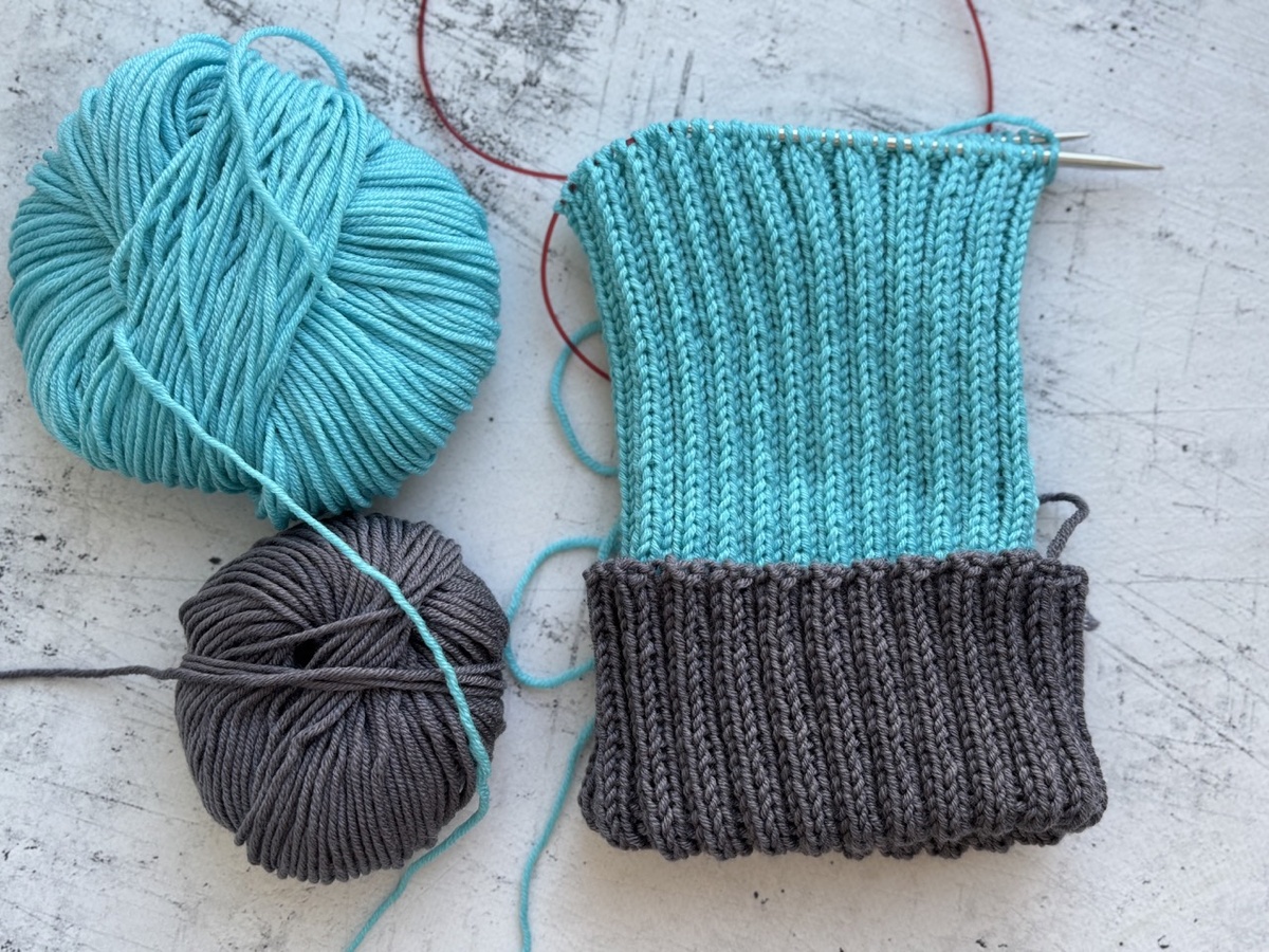 шапка из пряжи gazzal baby wool 115