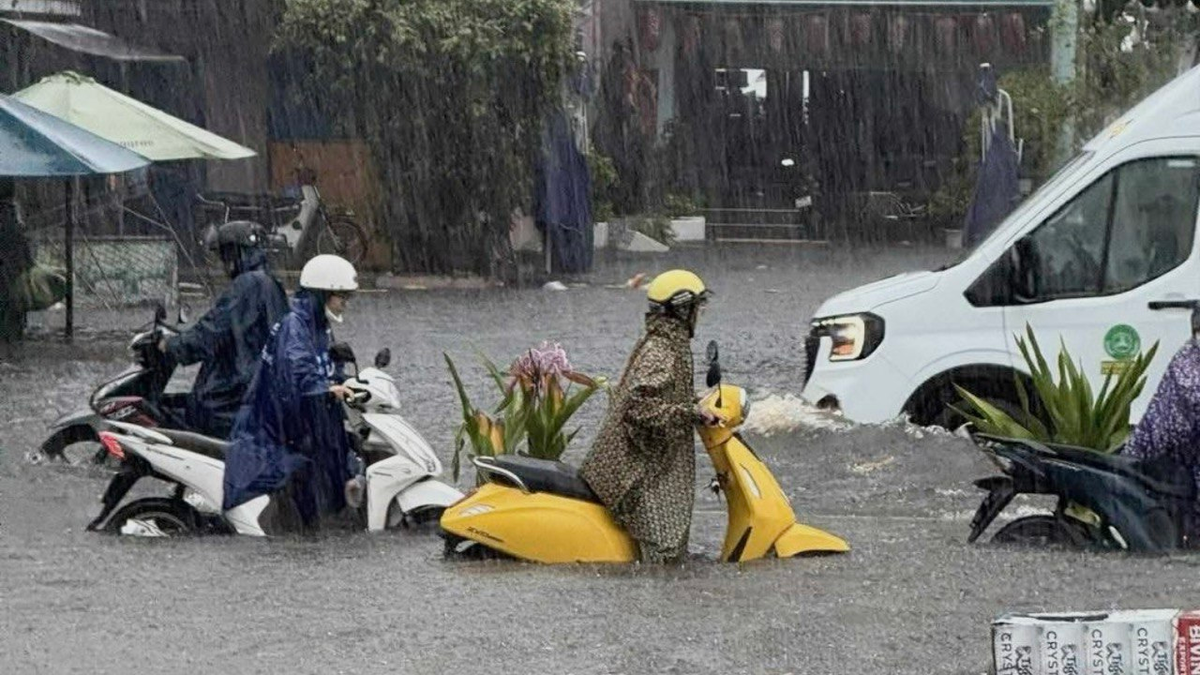Типичное утро в сезон дождей во Вьетнаме