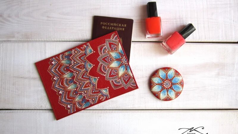     Обложка на паспорт. Декупаж. Предоставлено Altapress.ru.