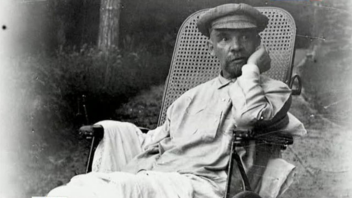 Фото Ленина в Горках перед третьим инсультом. Архивное фото. Используется на правах добросовестного цитирования.