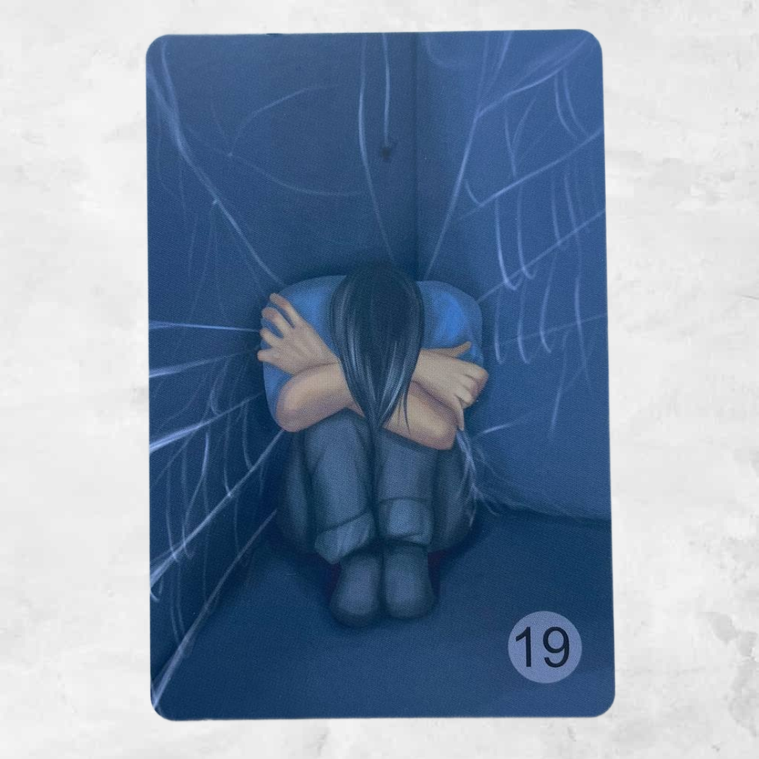 Карты из колоды "Антиресурс" от EZOTERIUM